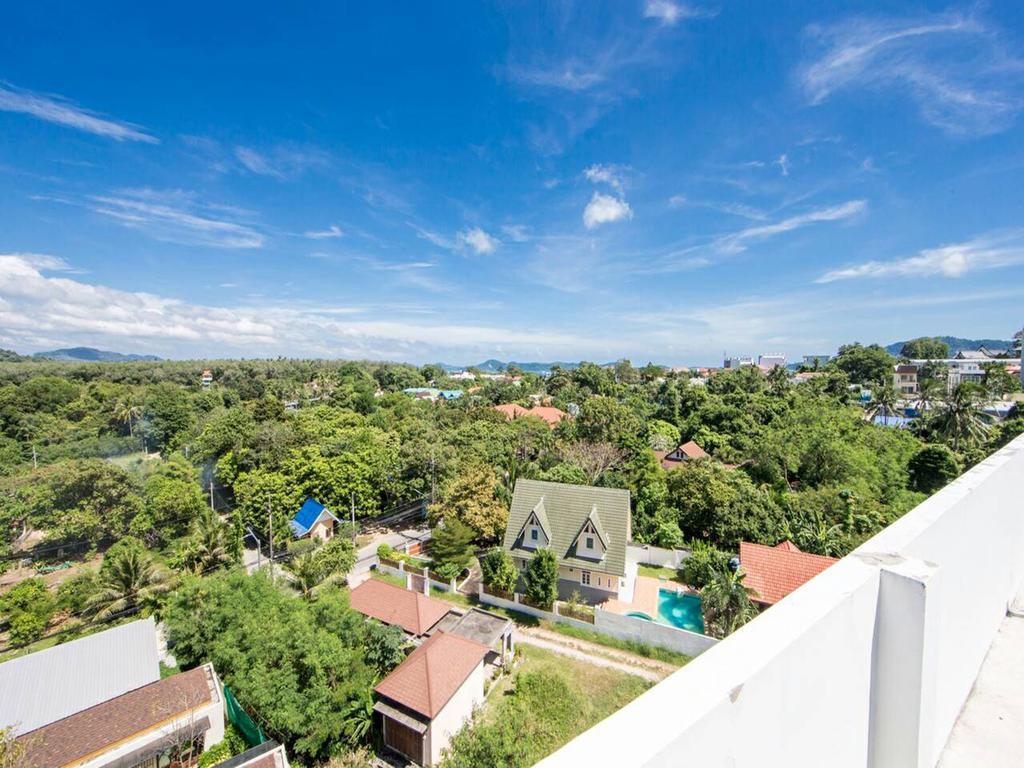 Grand Nai Harn Suites Rawai Buitenkant foto