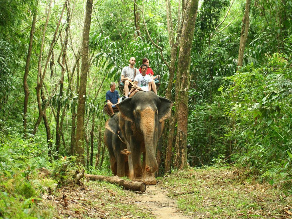 Grand Nai Harn Suites Rawai Buitenkant foto