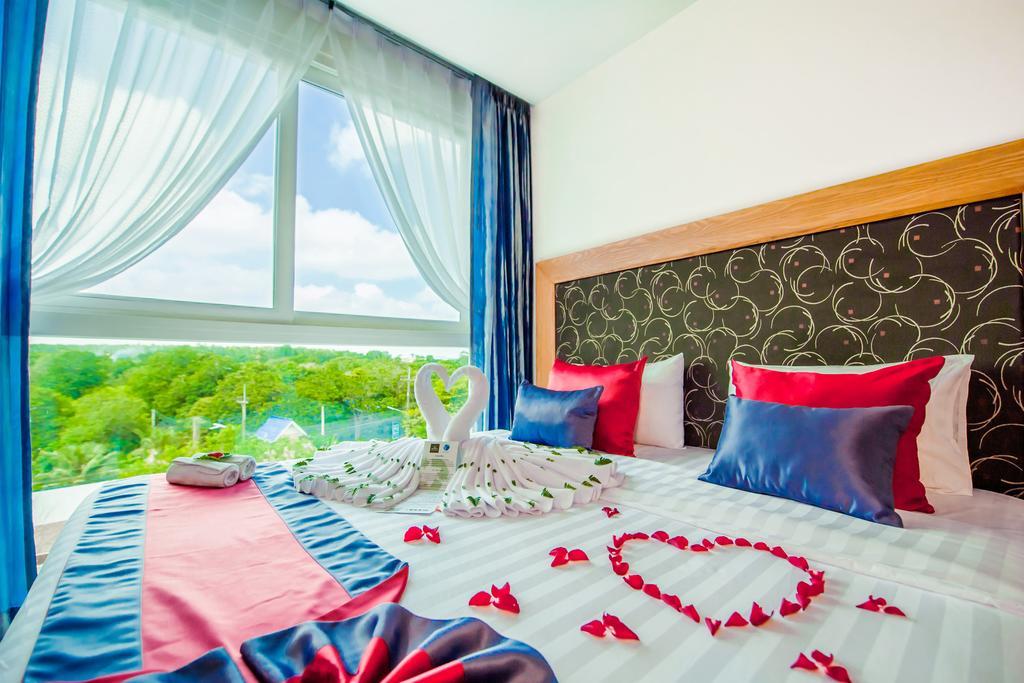Grand Nai Harn Suites Rawai Buitenkant foto