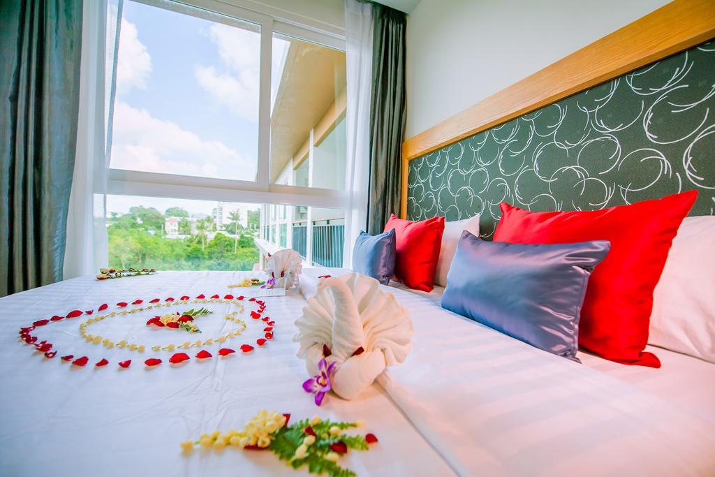 Grand Nai Harn Suites Rawai Buitenkant foto